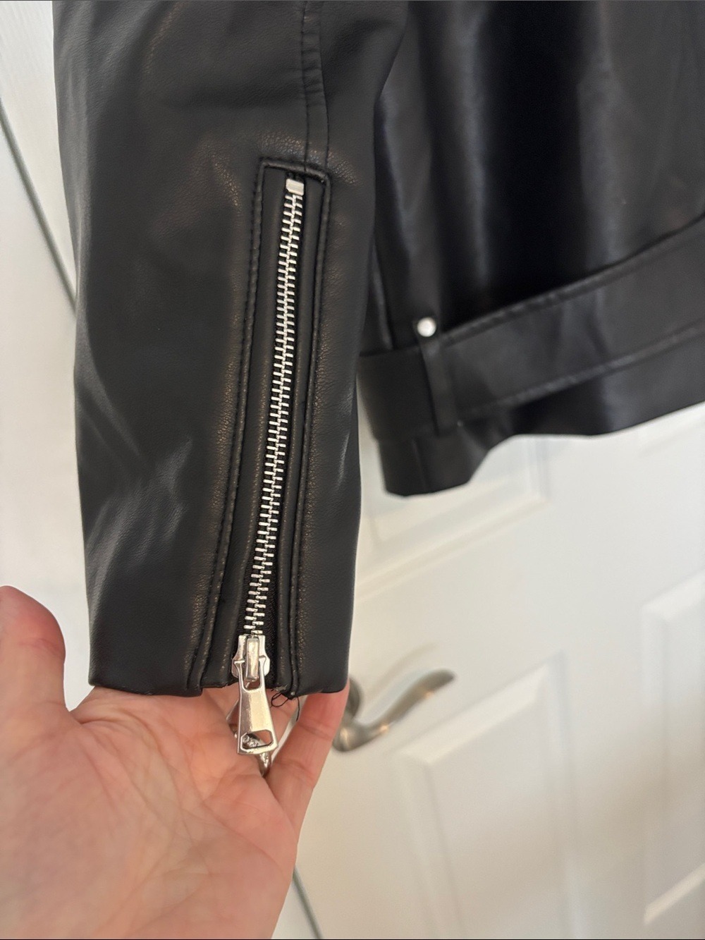 JOE FRESH Black Faux Leather Biker Jacket MOTO jacket with belt size large - Picture 5 of 11